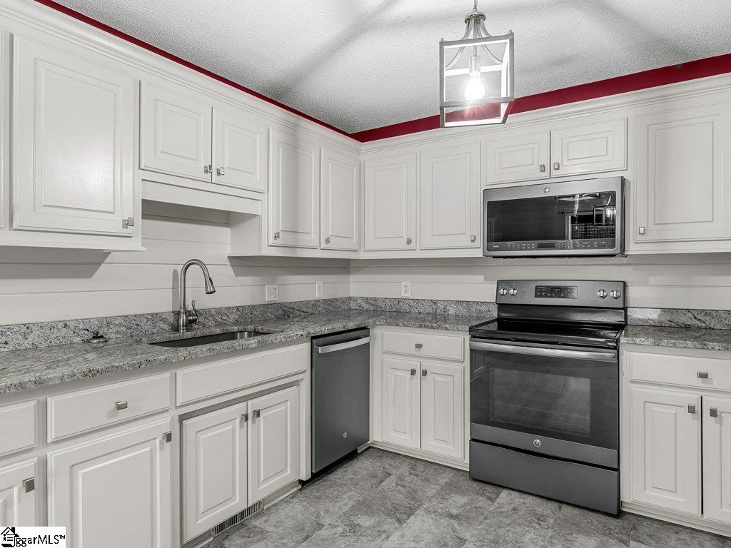 761 Pearson Town Road Moore, SC 29369 - Photo 13 of 39