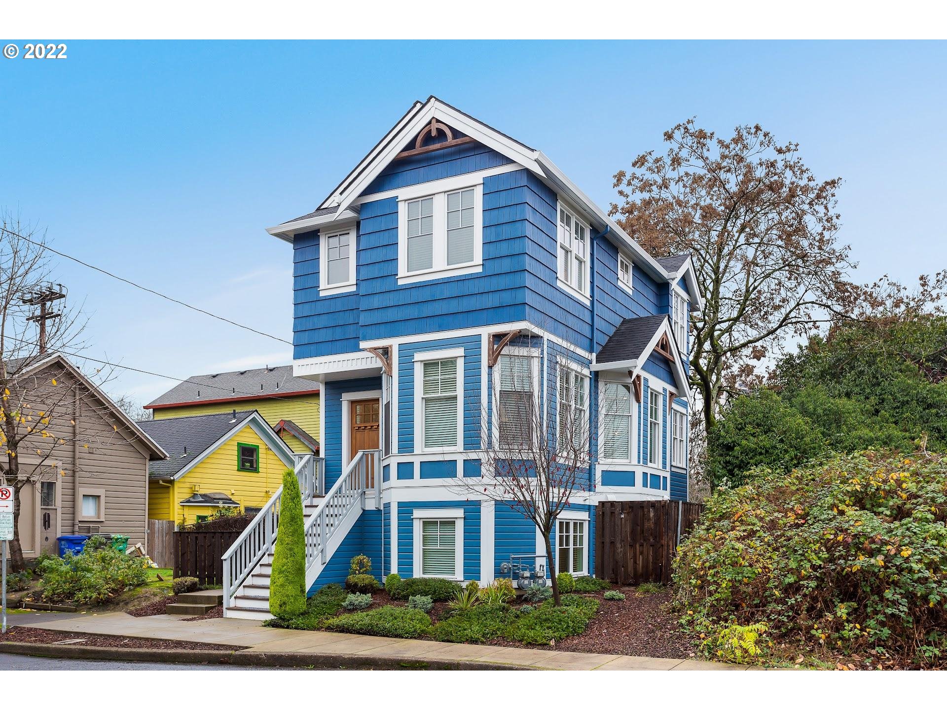 21 Southwest Meade Street, Unit A Portland, OR 97201 - Photo 1 of 29