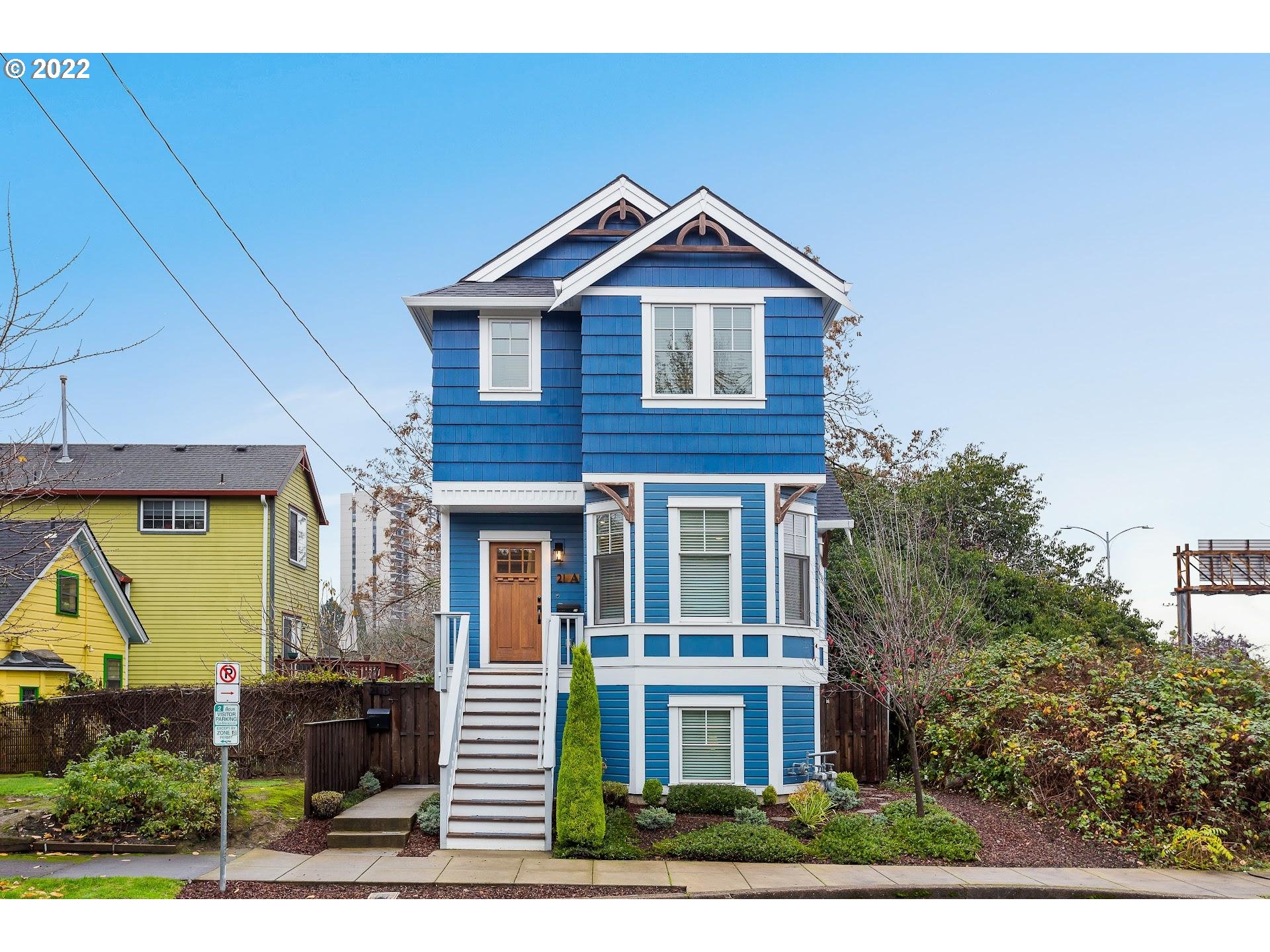 21 Southwest Meade Street, Unit A Portland, OR 97201 - Photo 2 of 29