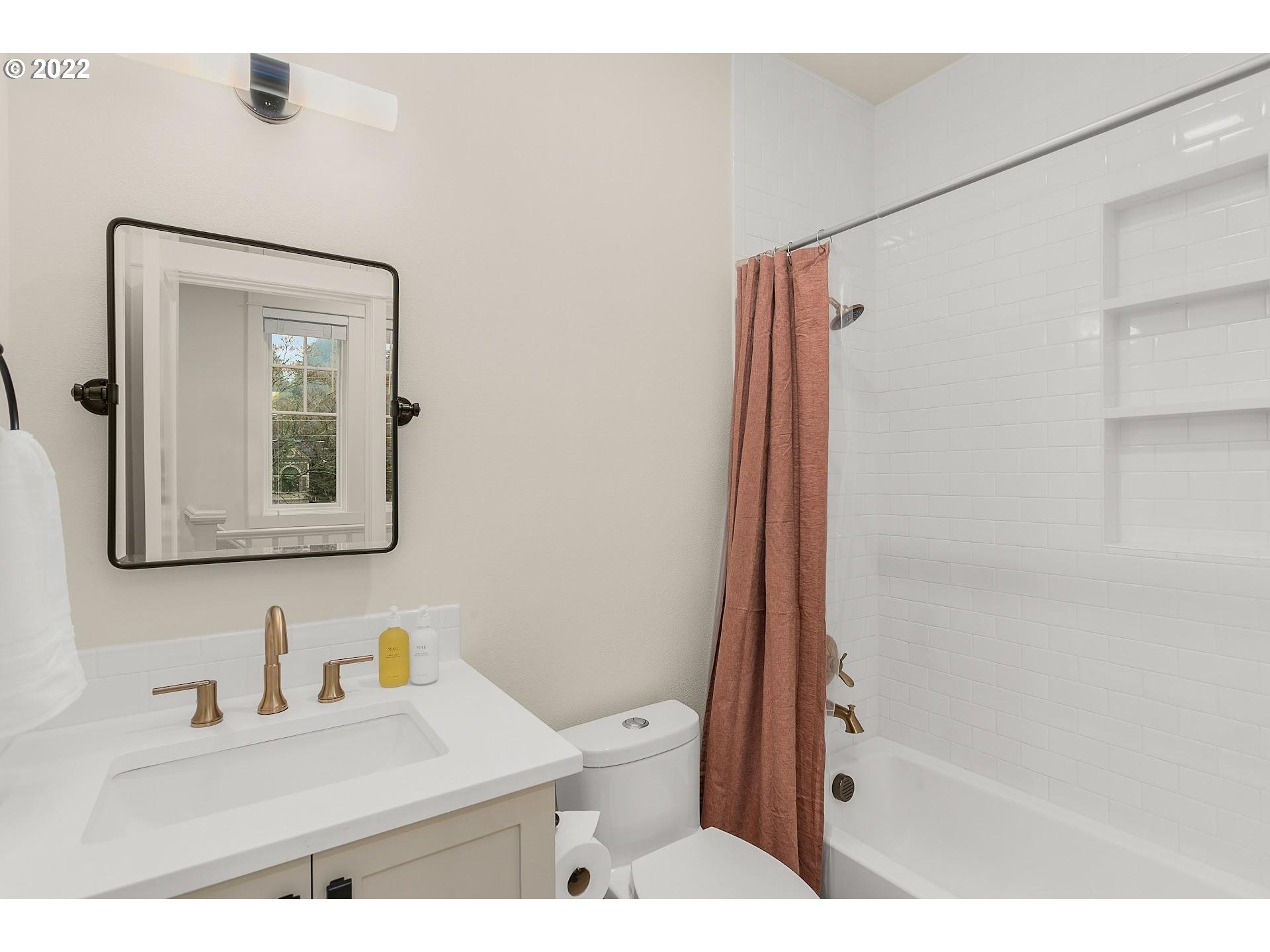 21 Southwest Meade Street, Unit A Portland, OR 97201 - Photo 21 of 29