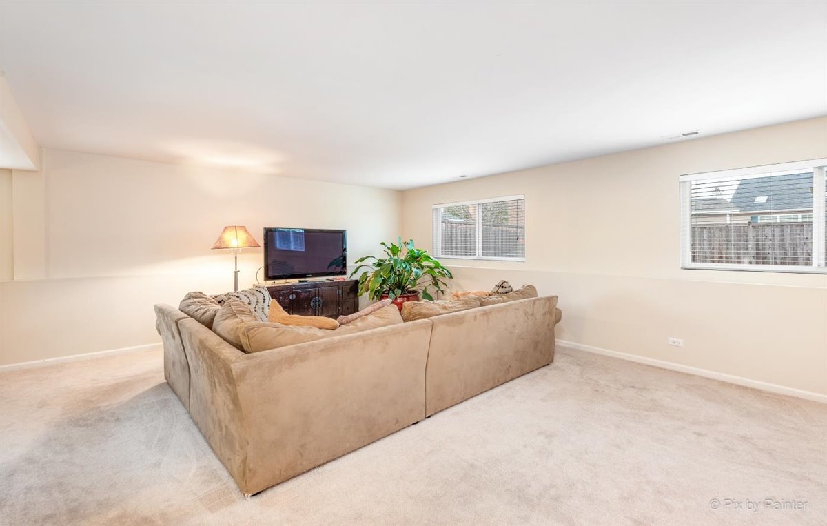 10418 Evendale Road Huntley, IL 60142 - Photo 11 of 25 Gallery Image 11