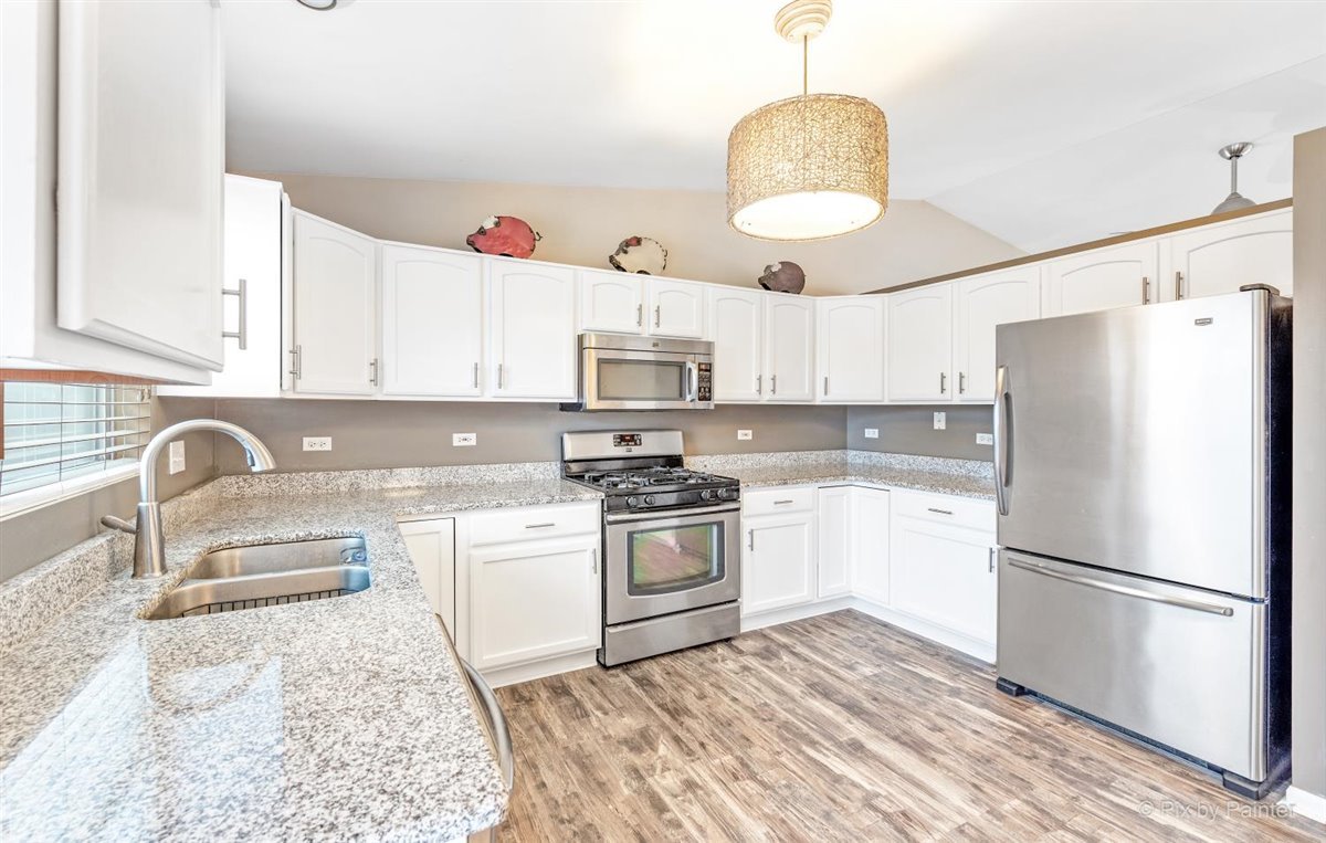 10418 Evendale Road Huntley, IL 60142 - Photo 7 of 25 Gallery Image 7