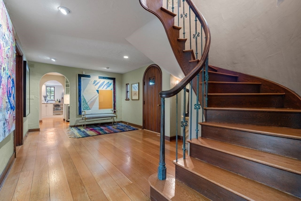 85 Gate House Road Newton, MA 02467 - Photo 7 of 17 Gallery Image 7