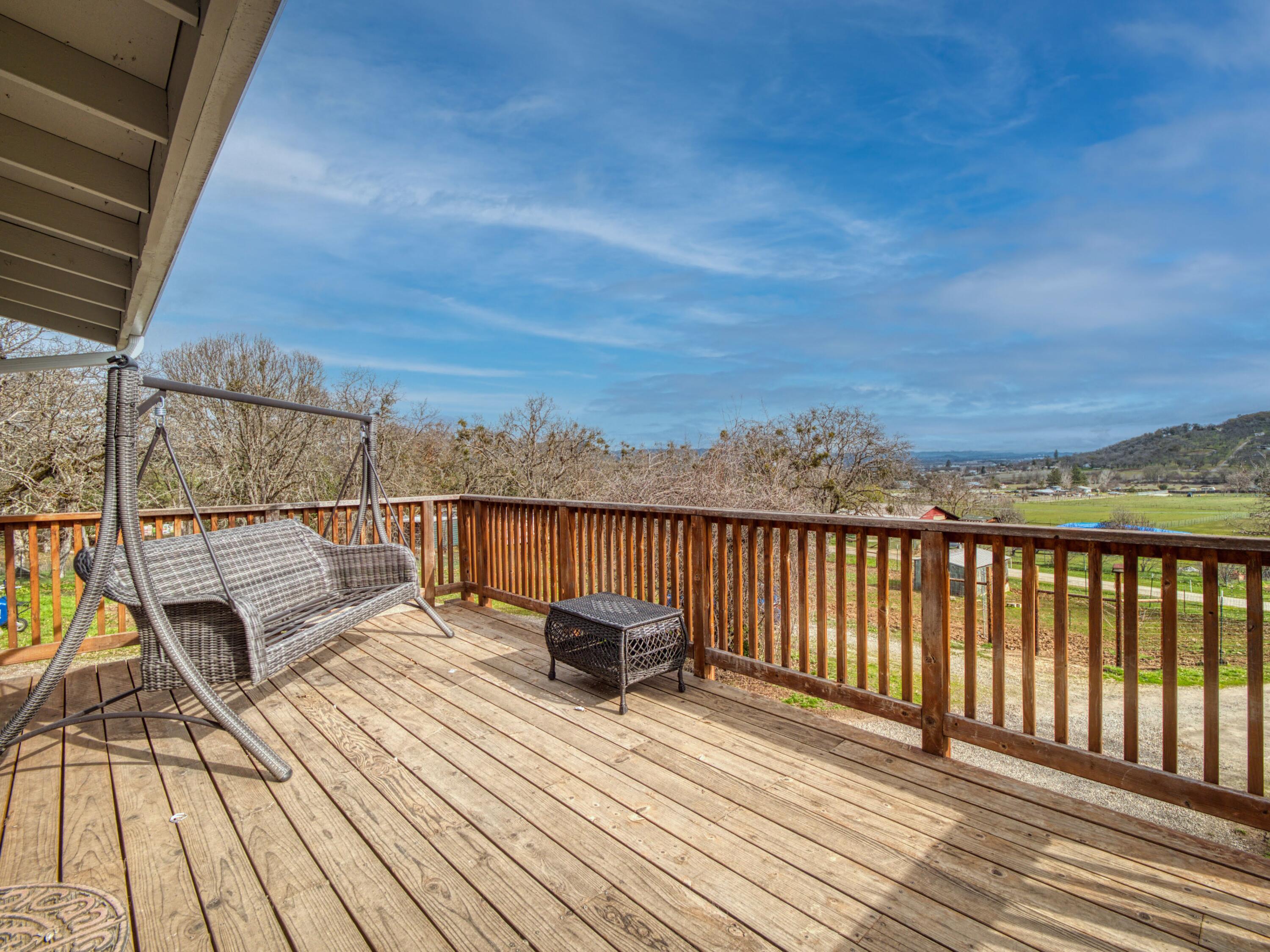 6169 Tamarack Lane Central Point, OR 97502 - Photo 18 of 32