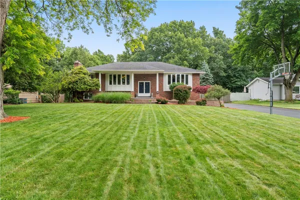 $449,900 | 279 Parkview Drive, Penfield, NY 14625