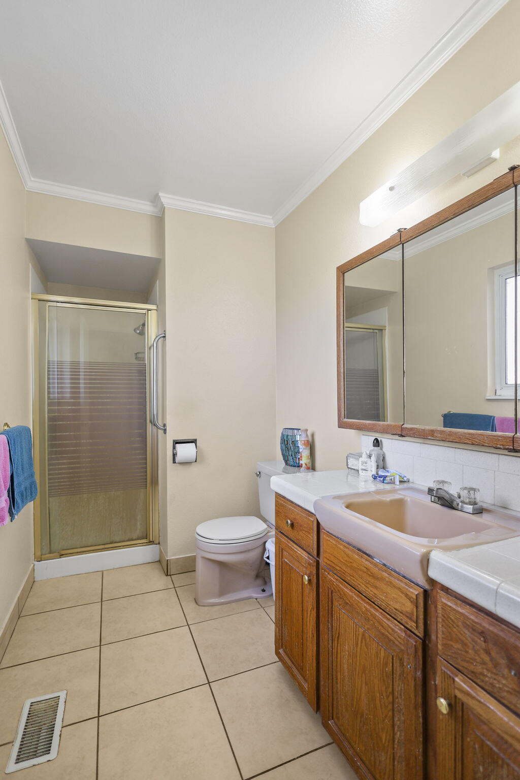 1556 Minor Street Redding, CA 96002 - Photo 19 of 38 Bathroom 1