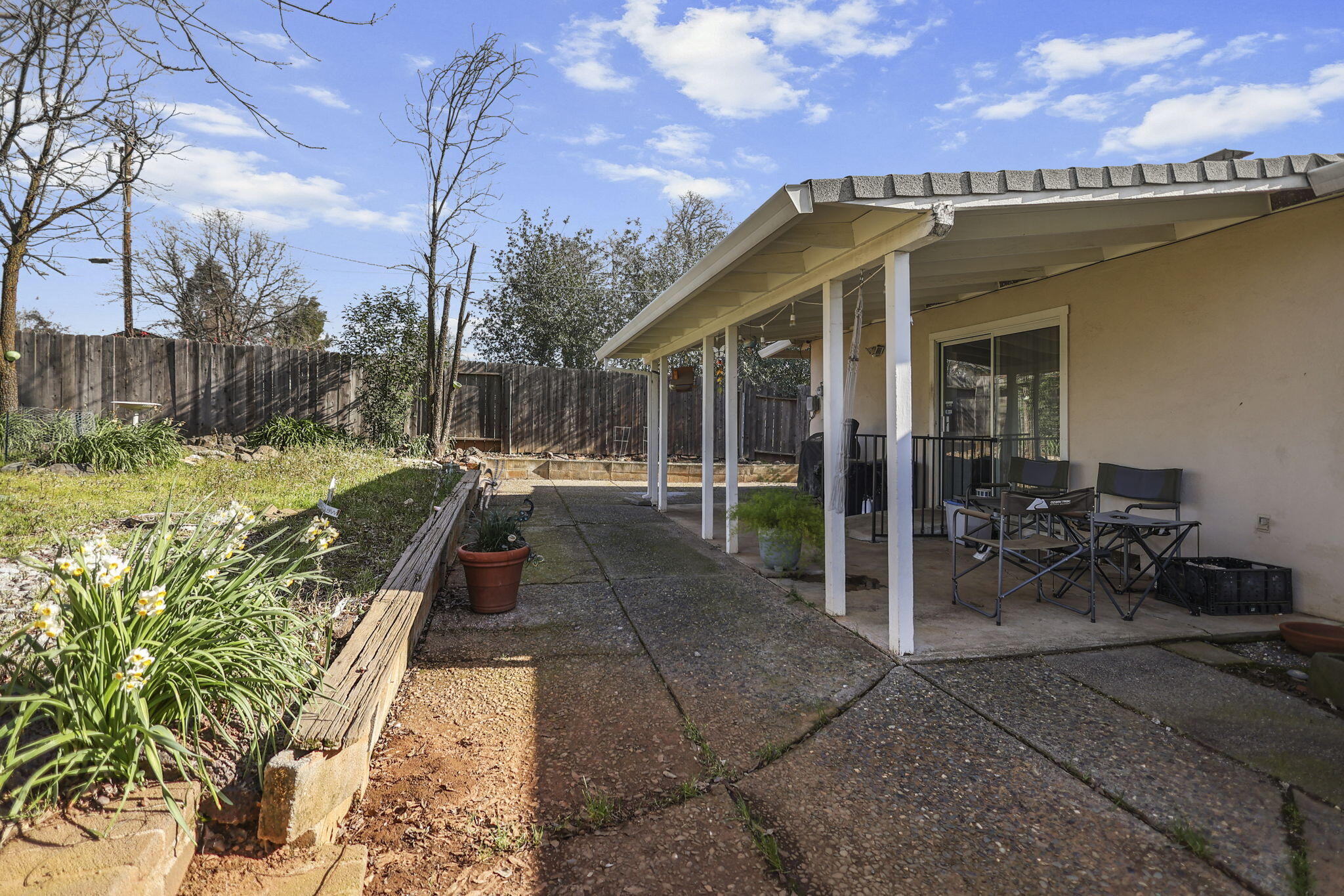 1556 Minor Street Redding, CA 96002 - Photo 25 of 38 Back Yard