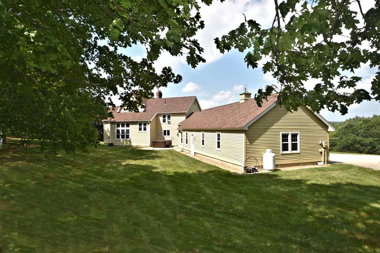 433 Cherry Valley Road Gilford, NH 03249 - Photo 4 of 40