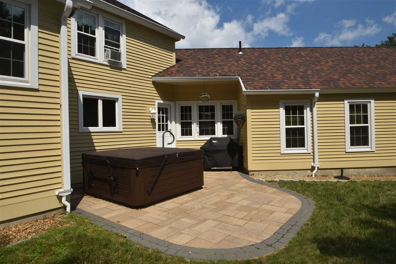 433 Cherry Valley Road Gilford, NH 03249 - Photo 5 of 40