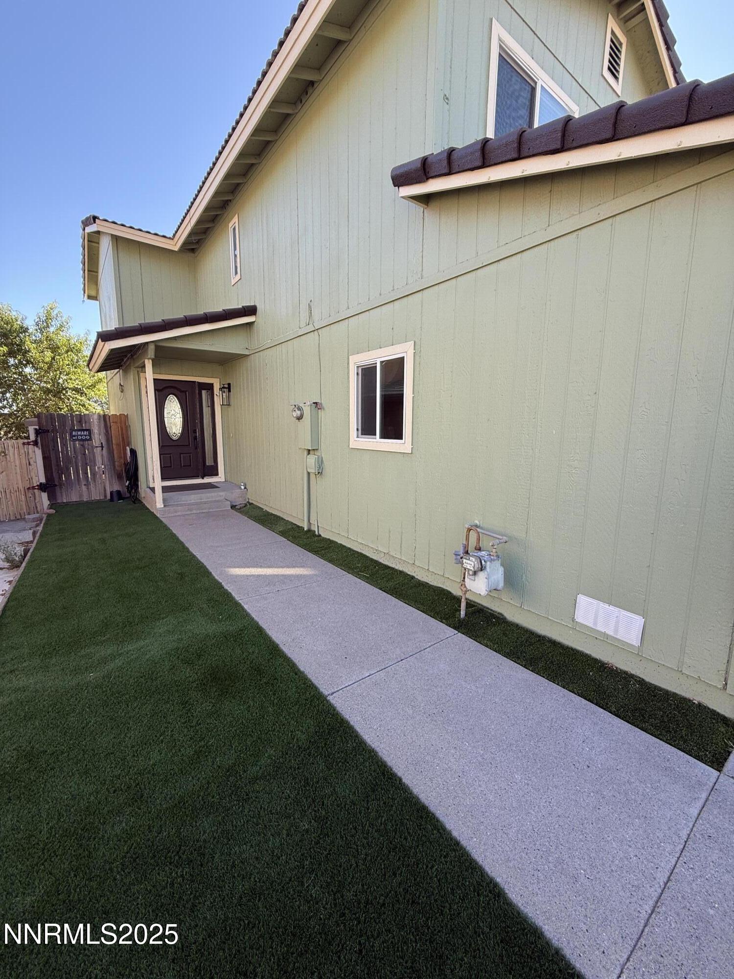 6995 Peppermint Drive Reno, NV 89506 - Photo 2 of 25 IMG_6904