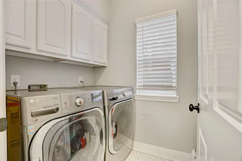 $575,000 | 4430 Balboa Drive, Sugar Land, TX 77479