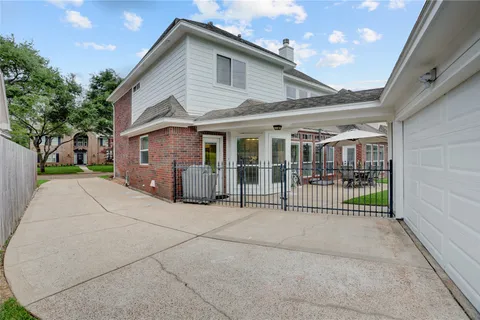 $575,000 | 4430 Balboa Drive, Sugar Land, TX 77479
