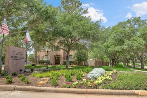 $575,000 | 4430 Balboa Drive, Sugar Land, TX 77479