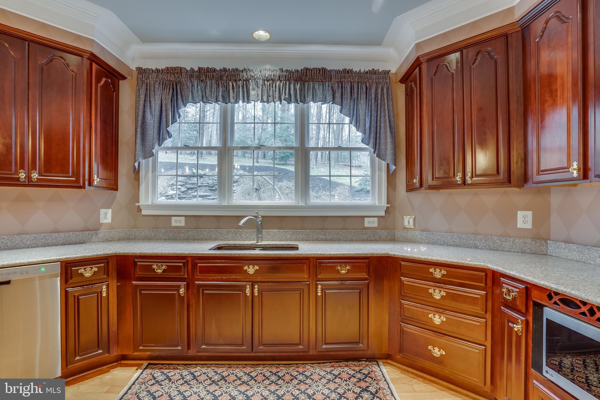 6905 Newman Road Clifton, VA 20124 - Photo 17 of 48 Kitchen