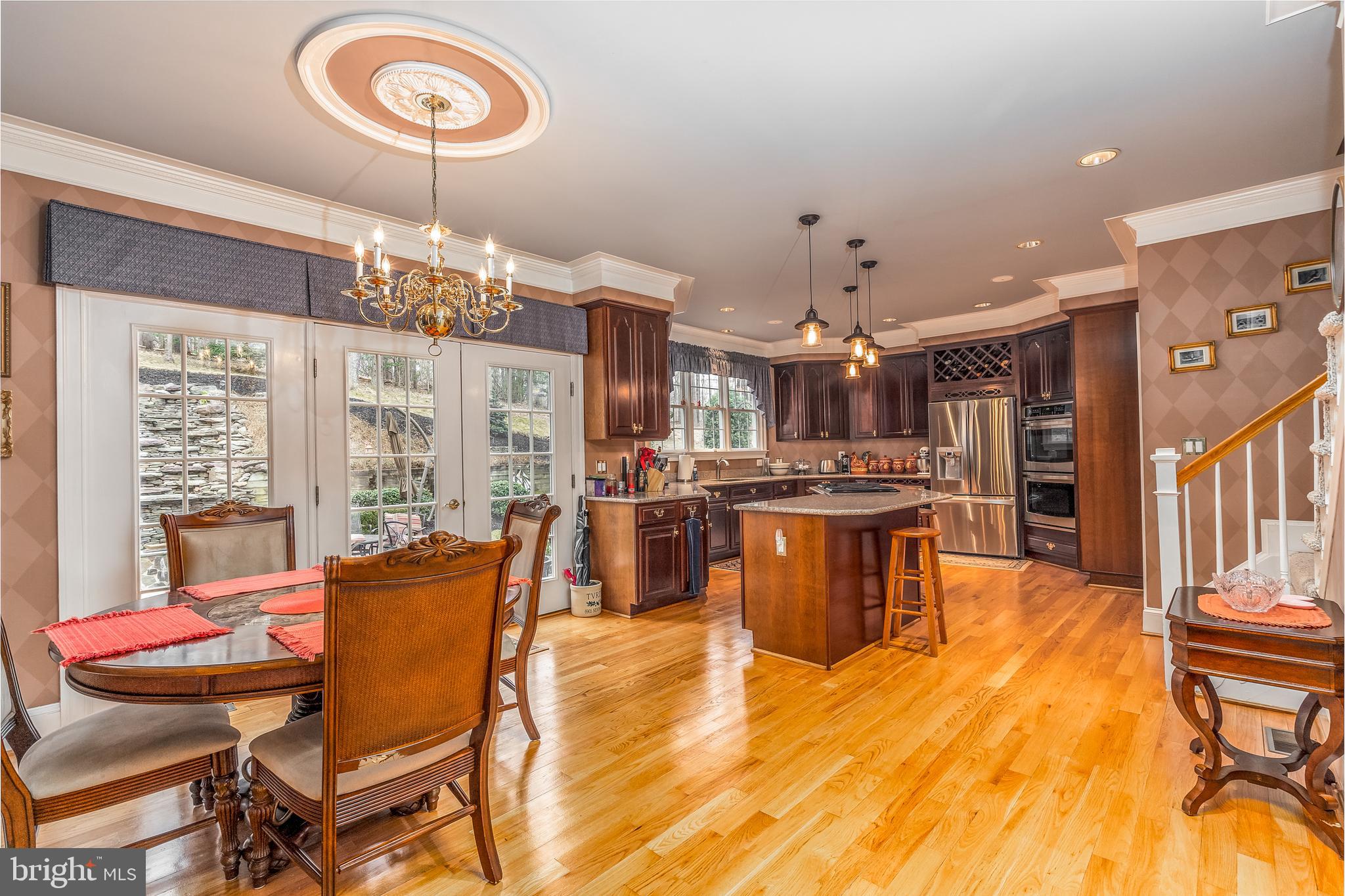 6905 Newman Road Clifton, VA 20124 - Photo 19 of 48 Breakfast Room and Kitchen