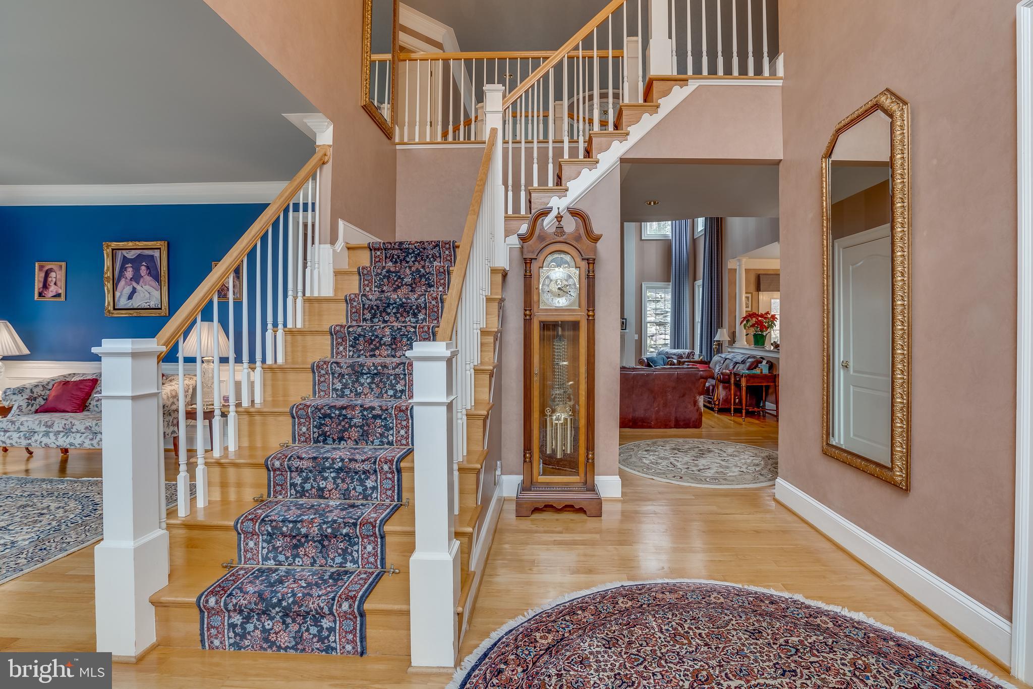 6905 Newman Road Clifton, VA 20124 - Photo 4 of 48 Foyer