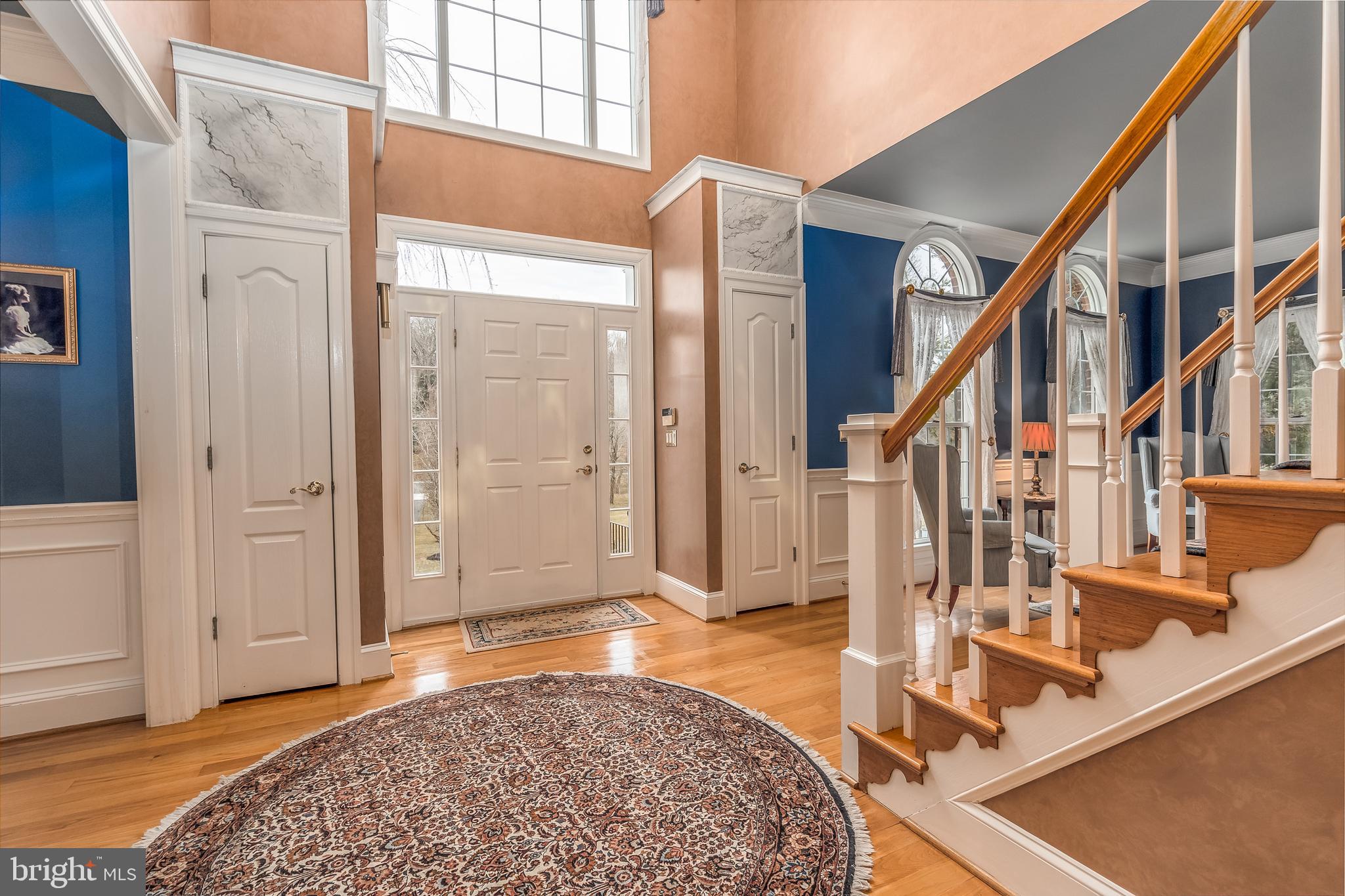 6905 Newman Road Clifton, VA 20124 - Photo 5 of 48 Foyer