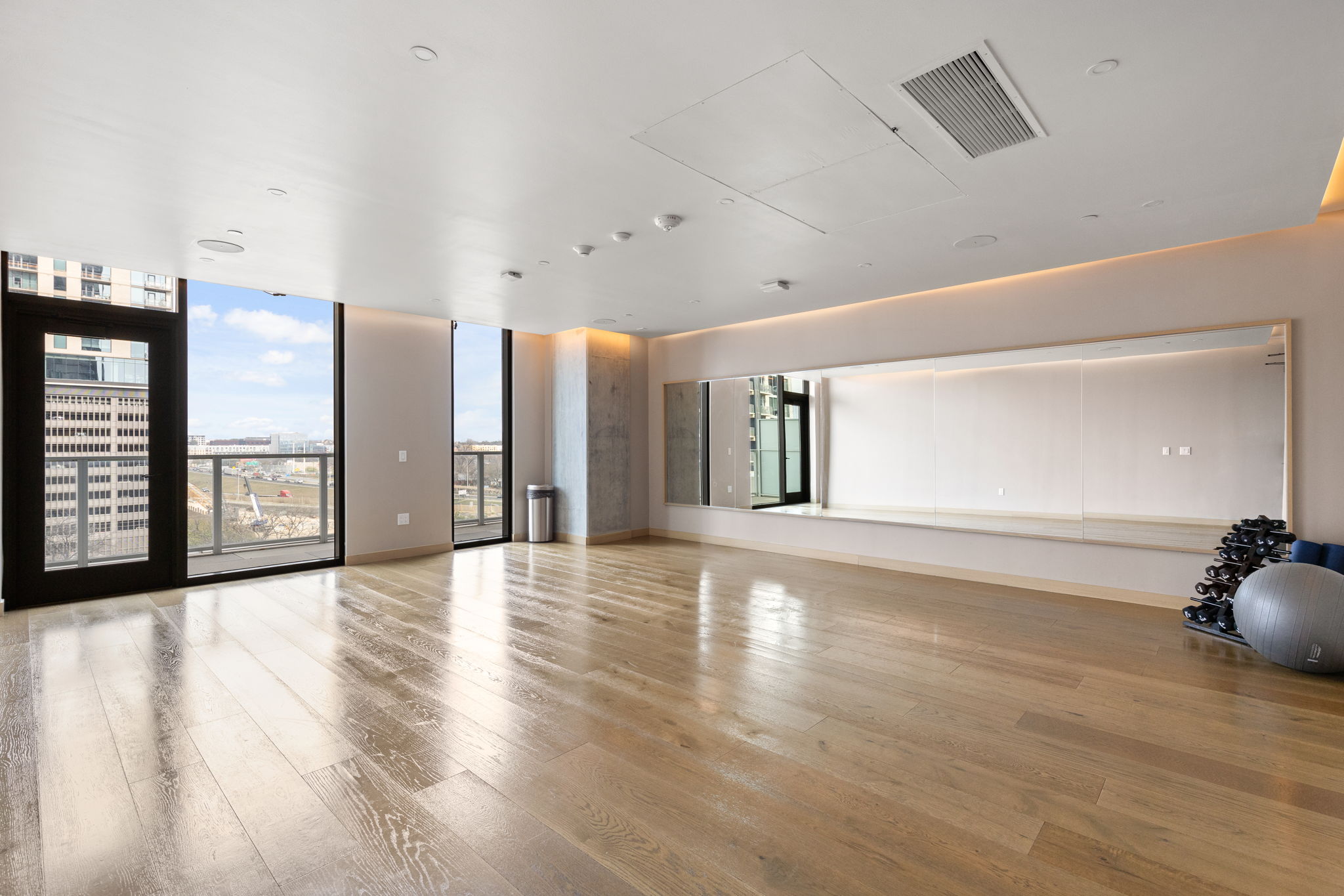 48 East Avenue, Unit 2002 Austin, TX 78701 - Photo 26 of 38