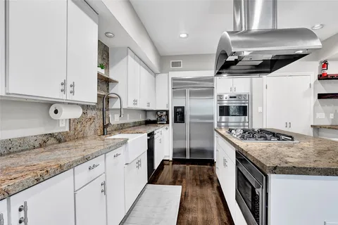 $999,000 | 43 Legend Lane, Houston, TX 77024