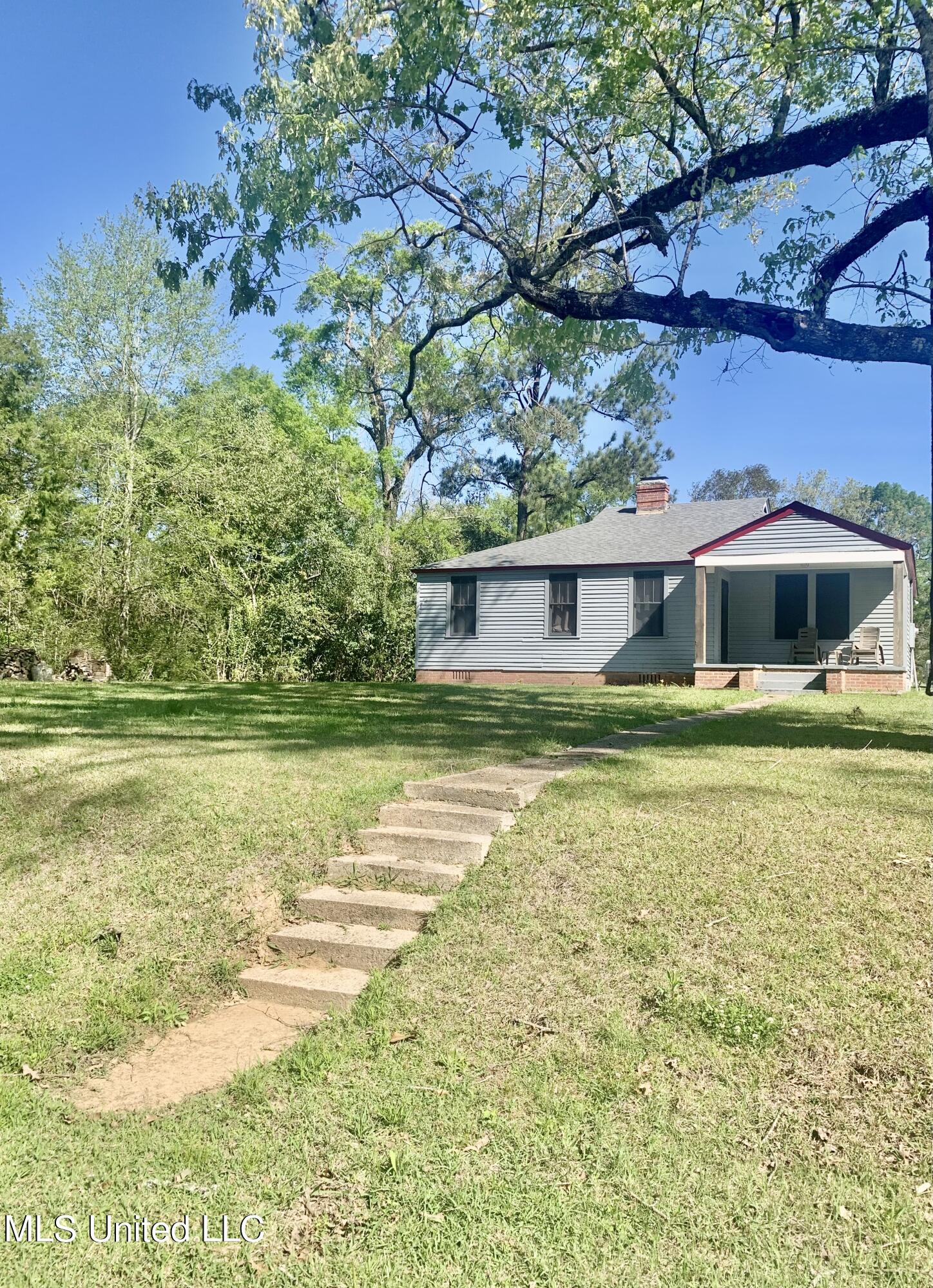 2026 Canada Cross Road Edwards, MS 39066 - Photo 1 of 31 front