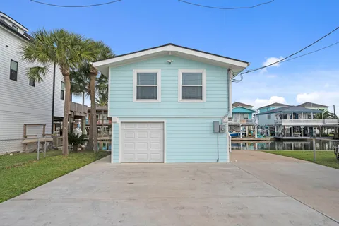 $450,000 | 16708 Cabeza De Vaca, Jamaica Beach, TX 77554
