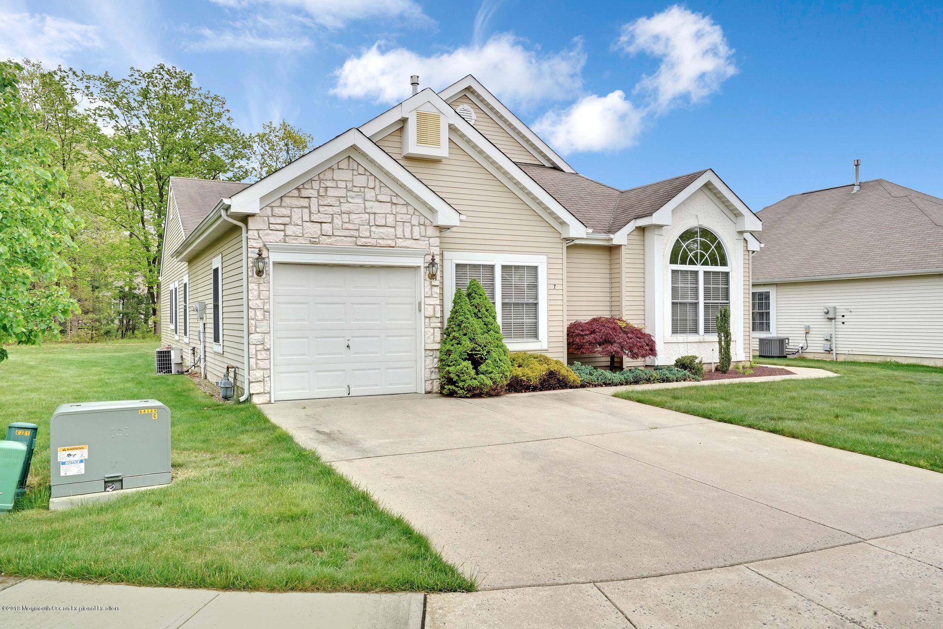 7 Rye Court Jackson, NJ 08527 - Photo 2 of 32 2