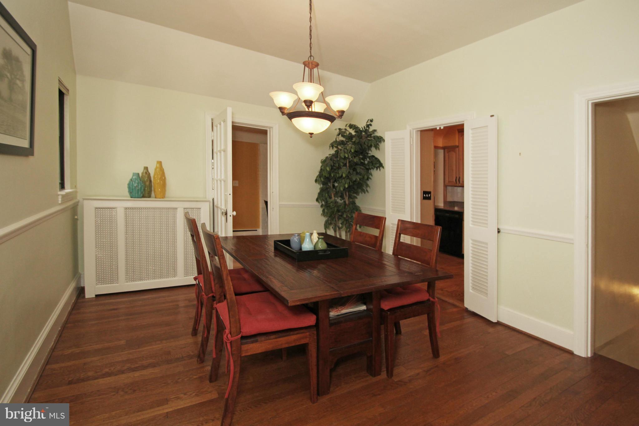 606 Bonifant Street Silver Spring, MD 20910 - Photo 8 of 29 Dining Room