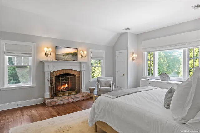 $250,000 | 327 Georgica Road, East Hampton, NY 11937