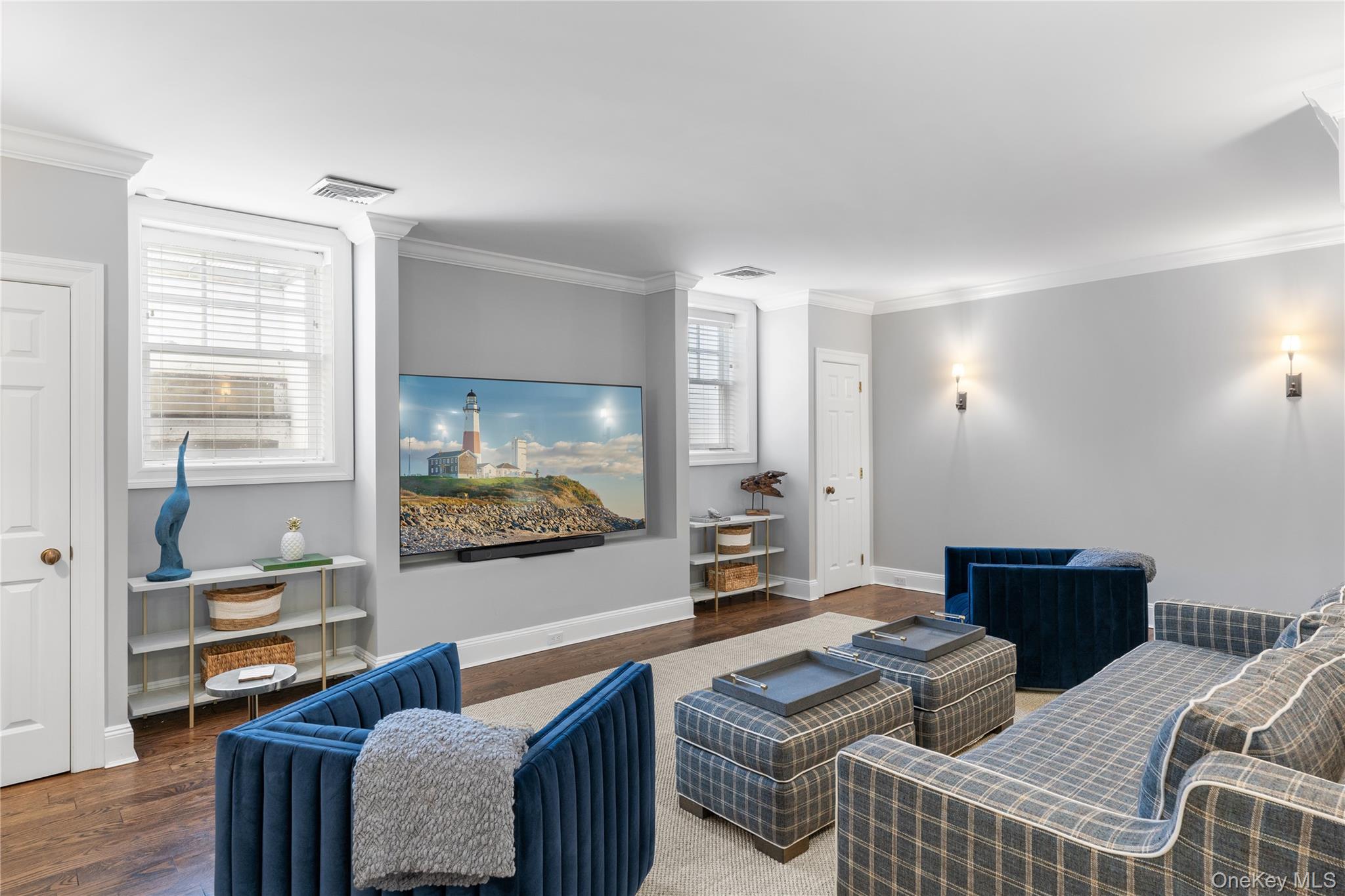 327 Georgica Road East Hampton, NY 11937 - Photo 28 of 36 a living room with furniture and a large window