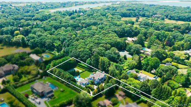 $250,000 | 327 Georgica Road, East Hampton, NY 11937