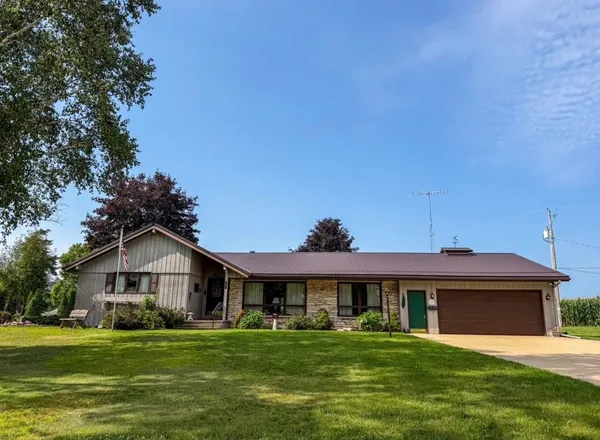 $369,900 | 331 Orchard Circle, Gillett, WI 54124