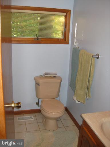 878 Shore Acres Road Arnold, MD 21012 - Photo 2 of 27 Bath