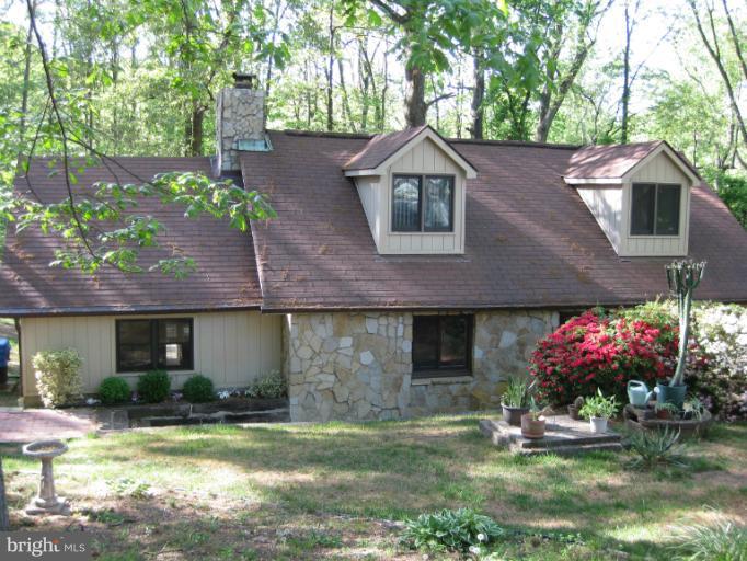 878 Shore Acres Road Arnold, MD 21012 - Photo 19 of 27 Exterior (Front)
