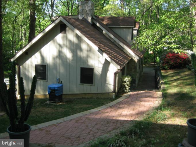 878 Shore Acres Road Arnold, MD 21012 - Photo 3 of 27 Exterior (General)