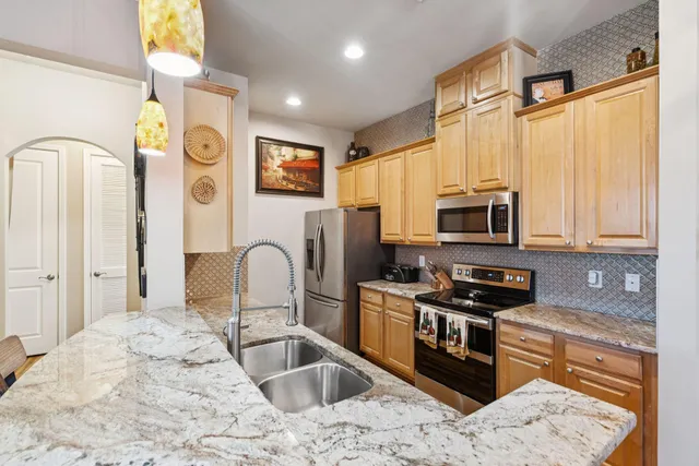 $775,000 | 200 River Landing Drive, Unit 204F, Charleston, SC 29492