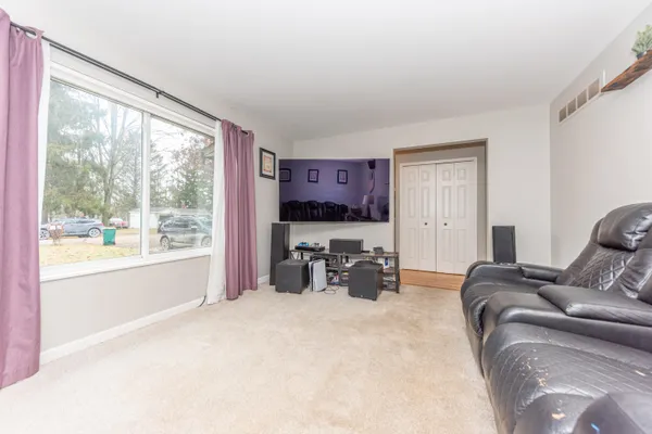 $365,000 | 1470 Nightingale Road, Wixom, MI 48393