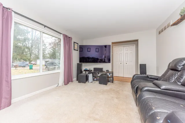 $365,000 | 1470 Nightingale Road, Wixom, MI 48393