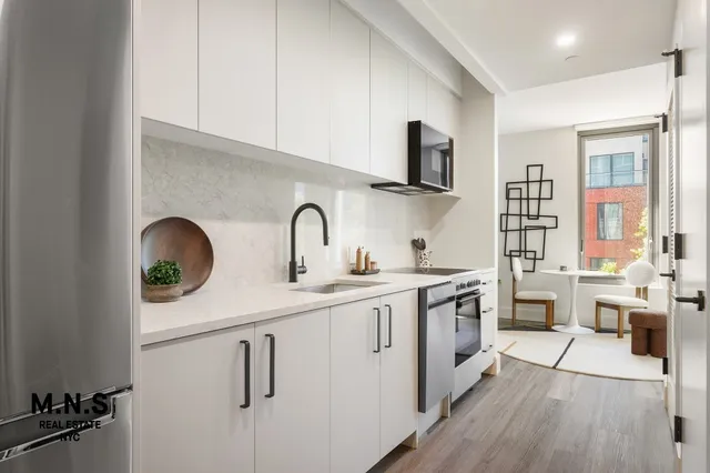 $3,245 | 65 Dupont Street, Unit 720 | Greenpoint