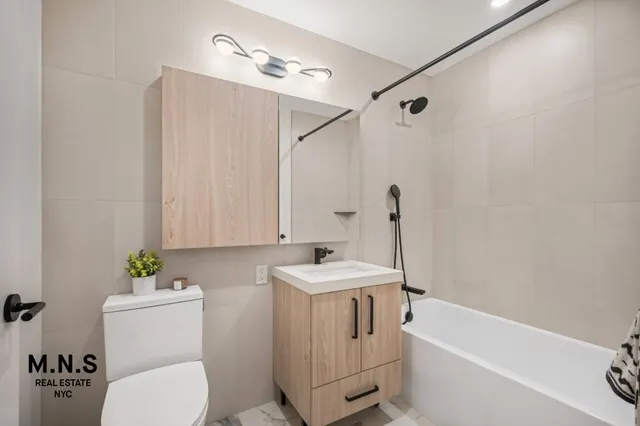 $3,245 | 65 Dupont Street, Unit 720 | Greenpoint