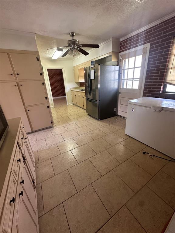 2741 Mill Street Ringgold, LA 71068 - Photo 27 of 30 a spacious bathroom with a bathtub and a shower