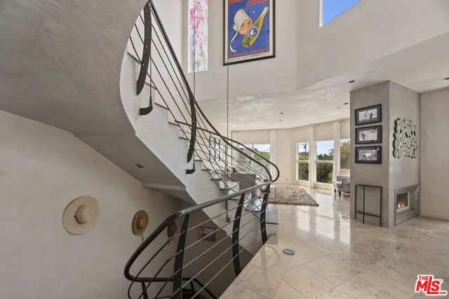 a view of entryway and livingroom