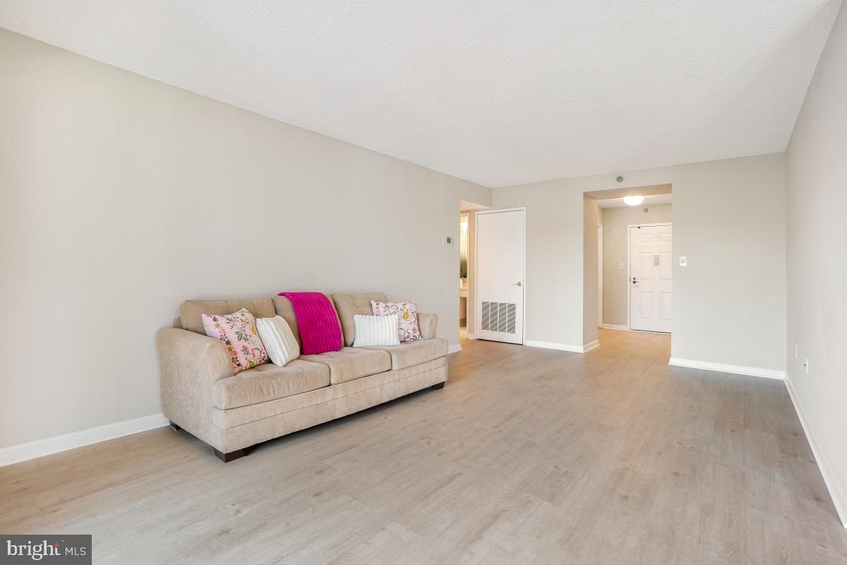 15115 Interlachen Drive, Unit 3525 Silver Spring, MD 20906 - Photo 8 of 37