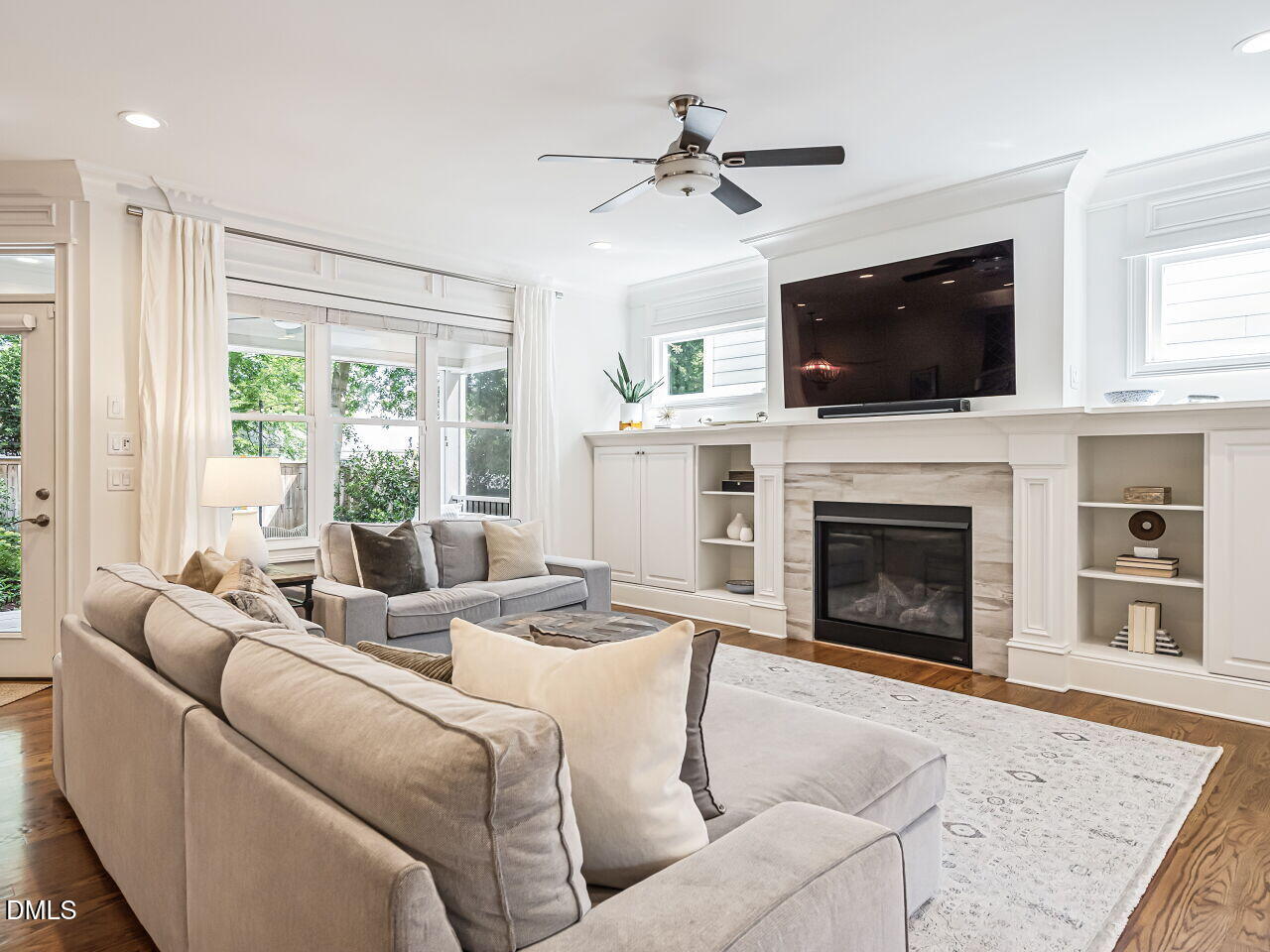 609 New Road Raleigh, NC 27608 - Photo 8 of 54 006-1280x960-living-room