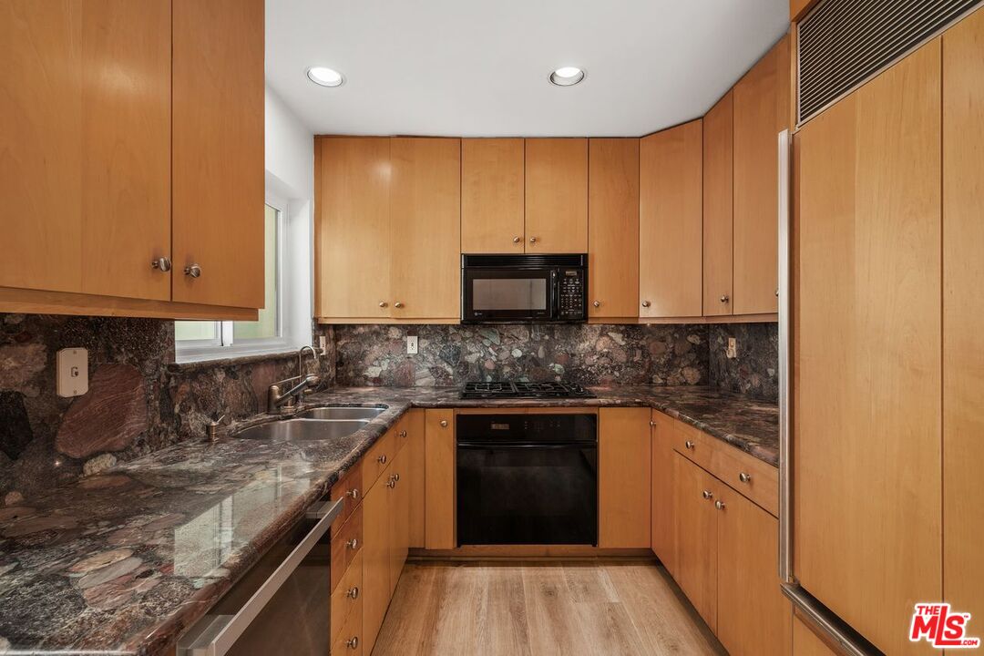 3023 Berkeley Avenue, Unit 8 Los Angeles, CA 90026 - Photo 17 of 38