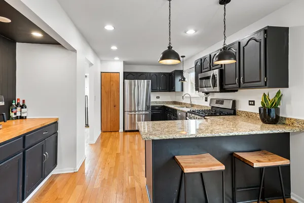 $499,900 | 96 Alexandra Court, Mundelein, IL 60060