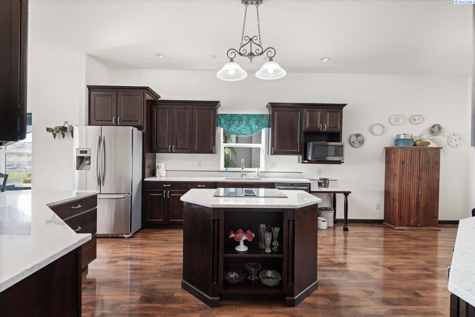 17538 South Fairview Loop Kennewick, WA 99338 - Photo 5 of 47 Gallery Image 5