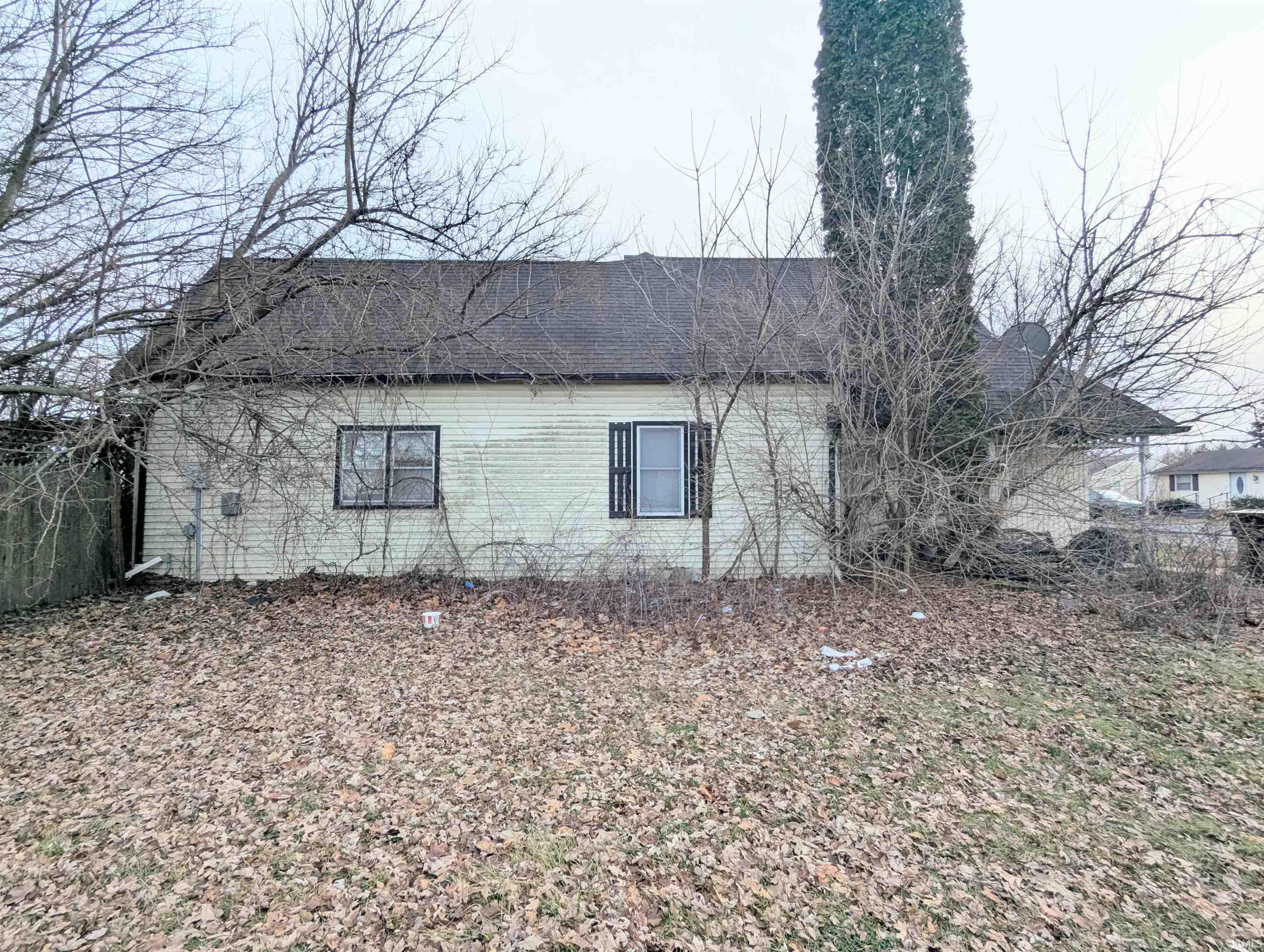 314 Craven Street Sweetser, IN 46952 - Photo 4 of 36