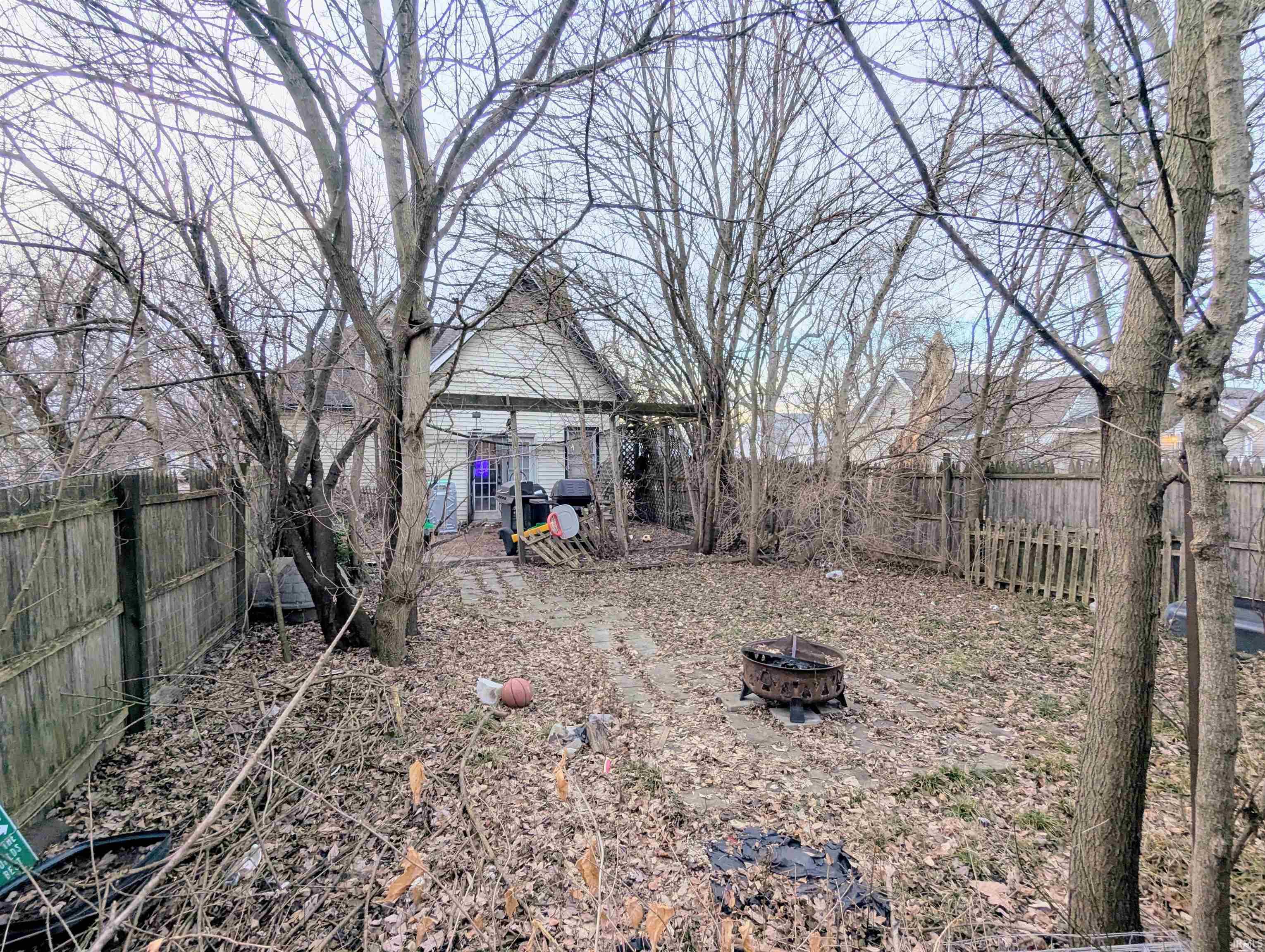 314 Craven Street Sweetser, IN 46952 - Photo 9 of 36