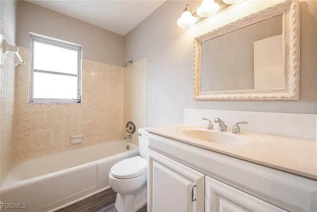 $1,965 | 744 Pineland Avenue, Venice, FL 34285