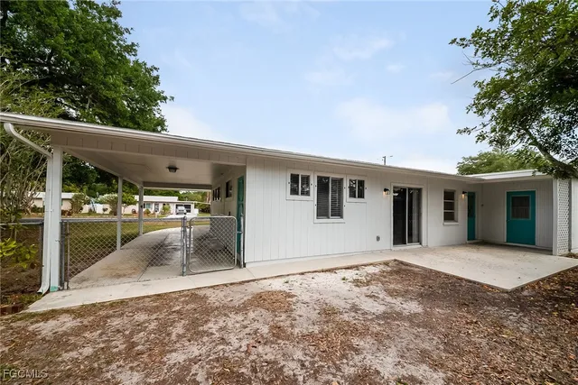 $1,965 | 744 Pineland Avenue, Venice, FL 34285